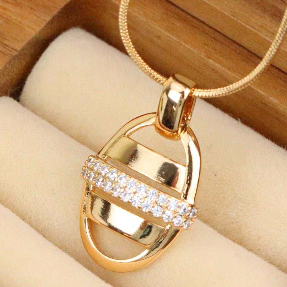 "Rose Gold Oval Pendant with Crystal Accent Stripe – Elegant Design, XPPT1296